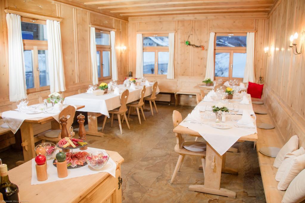 Hotel Veduta Cinuos-Chel Eksteriør billede