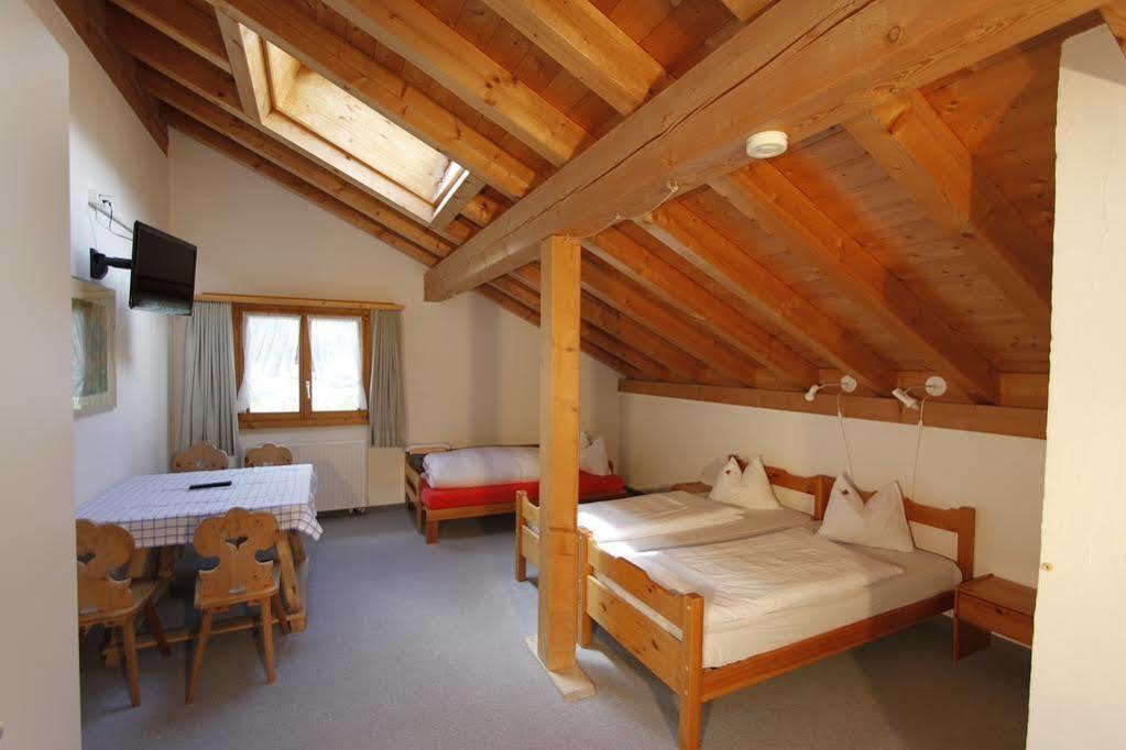 Hotel Veduta Cinuos-Chel Eksteriør billede