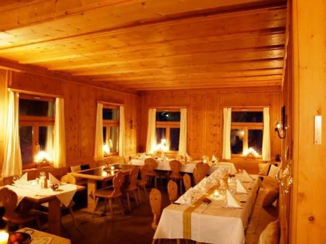 Hotel Veduta Cinuos-Chel Eksteriør billede