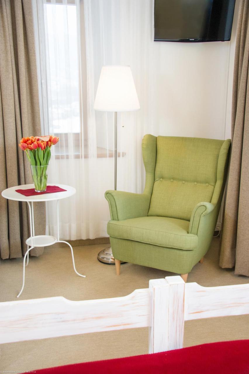 Hotel Veduta Cinuos-Chel Eksteriør billede