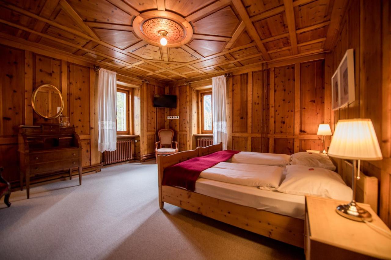 Hotel Veduta Cinuos-Chel Eksteriør billede
