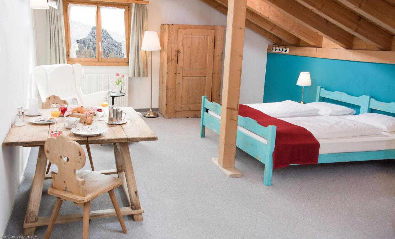 Hotel Veduta Cinuos-Chel Eksteriør billede